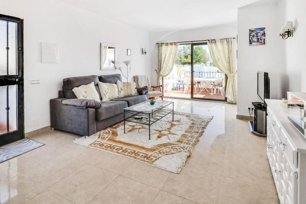 Capistrano Village B, 1 Bedroom + Free Wi-Fi Nerja Zewnętrze zdjęcie